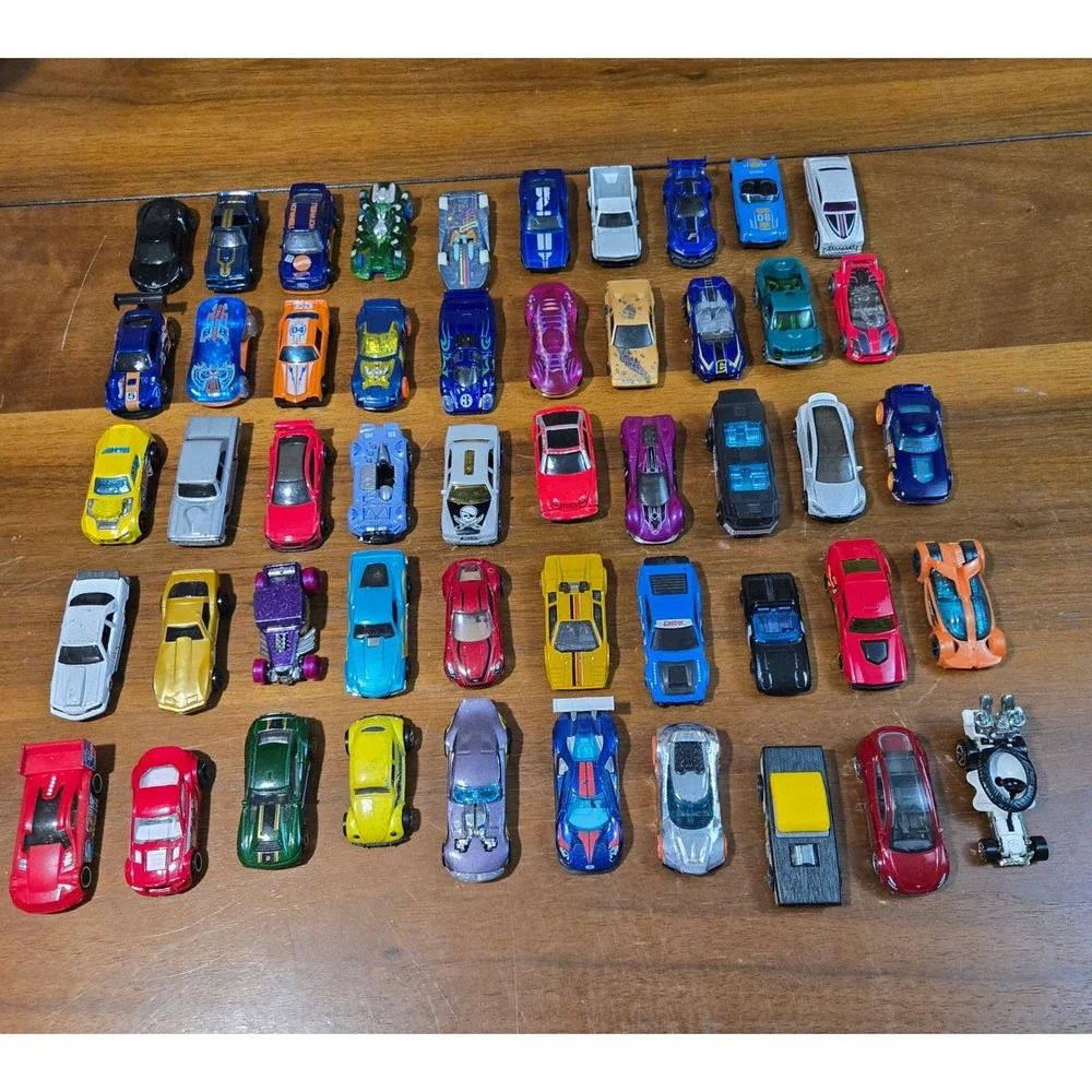 Hot Wheels and Matchbox Diecast Toy Car Lot Mixed 50 Pieces 1/64 Scale Assorted